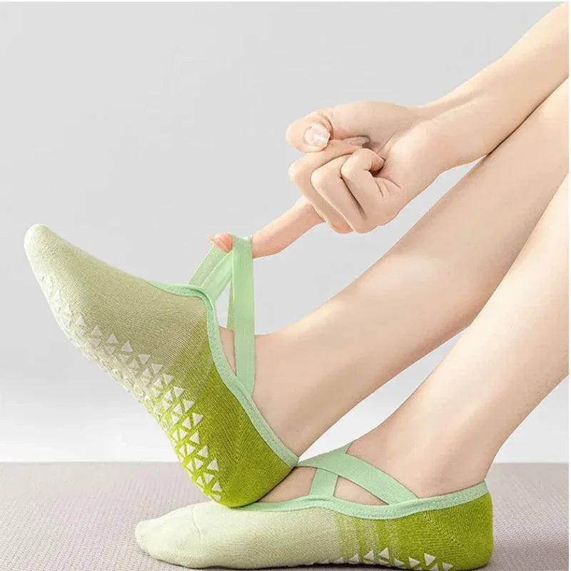 1 Pair Gradient Silicone Yoga Socks Suitable for Women's Pilates Fitness Grip Strength Sports Socks